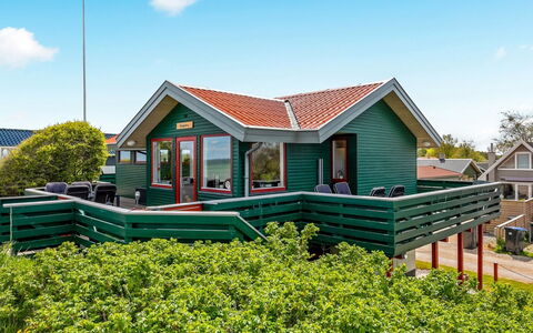 Eldar - 5M from the Sea: Blau, Strauch, Hütte, Ground, Garten, Estate, Schatten, Landscaping, Bauernhaus, Eco Hotel