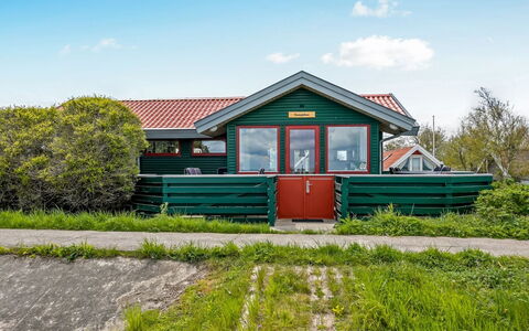 Eldar - 5M from the Sea: Blau, Strauch, Hütte, Ground, Garten, Estate, Schatten, Landscaping, Bauernhaus, Eco Hotel