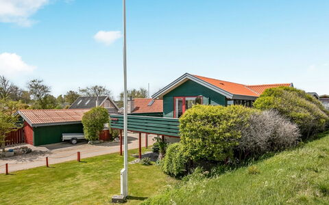 Eldar - 5M from the Sea: Blau, Strauch, Hütte, Ground, Garten, Estate, Schatten, Landscaping, Bauernhaus, Eco Hotel