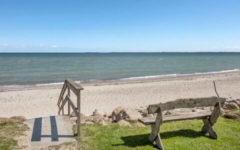 Aleksa - 400M from the Sea: Blau, Strauch, Hütte, Ground, Garten, Estate, Schatten, Landscaping, Bauernhaus, Eco Hotel