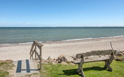 Aleksa - 400M from the Sea