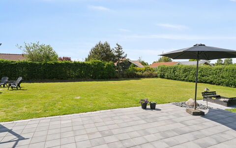 Dyrken - 200M from the Sea: Flooring, Fussboden, Flagstone, Garten, Verbundwerkstoff, Fliese, Schatten, Landscaping, Beton, Gartenmöbel