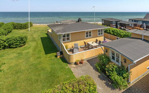 Hwitserk - 5M from the Sea: Wohngebiet, Dach, Vorort, Auffahrt, Estate, Kamin