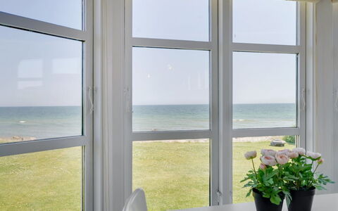 Hwitserk - 5M from the Sea: Wohngebiet, Dach, Vorort, Auffahrt, Estate, Kamin