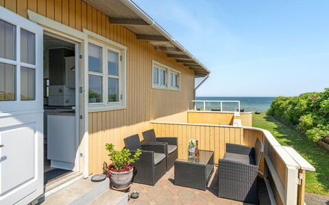 Hwitserk - 5M from the Sea: Wohngebiet, Dach, Vorort, Auffahrt, Estate, Kamin