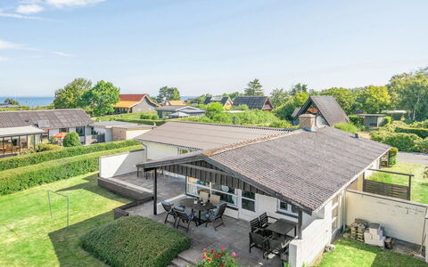 Evald - 200M from the Sea: Blau, Strauch, Hütte, Ground, Garten, Estate, Schatten, Landscaping, Bauernhaus, Eco Hotel