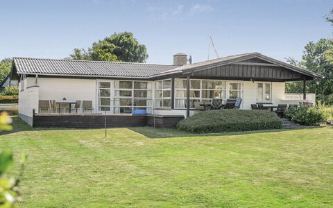 Evald - 200M from the Sea: Blau, Strauch, Hütte, Ground, Garten, Estate, Schatten, Landscaping, Bauernhaus, Eco Hotel