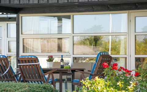 Evald - 200M from the Sea: Blau, Strauch, Hütte, Ground, Garten, Estate, Schatten, Landscaping, Bauernhaus, Eco Hotel