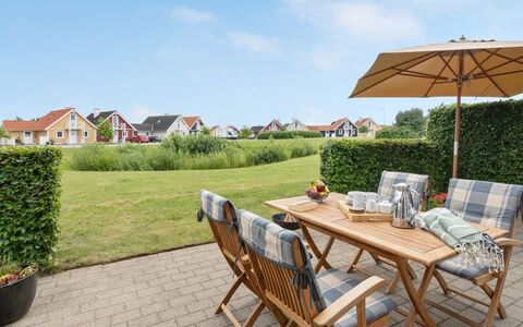 Eike - 250M from the Sea: Pflanzengemeinschaft, Sonnenlicht, Krautige Pflanze, Garten, Plantage, Landwirtschaft, Bauernhof