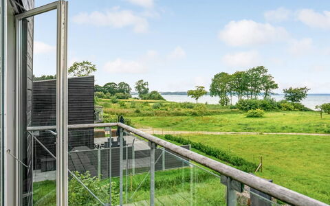 Anny - 100M from the Sea: Gras, Haus, Dach, Zuhause, Hütte, Strauch, Grundstueck, Ländliches Gebiet, Bauernhaus, Ground
