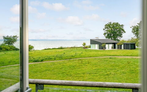 Anny - 100M from the Sea: Gras, Haus, Dach, Zuhause, Hütte, Strauch, Grundstueck, Ländliches Gebiet, Bauernhaus, Ground