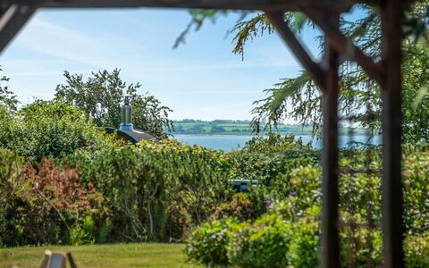 Bisera - 150M from the Sea: Blau, Strauch, Hütte, Ground, Garten, Estate, Schatten, Landscaping, Bauernhaus, Eco Hotel