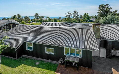 Bisera - 150M from the Sea: Blau, Strauch, Hütte, Ground, Garten, Estate, Schatten, Landscaping, Bauernhaus, Eco Hotel