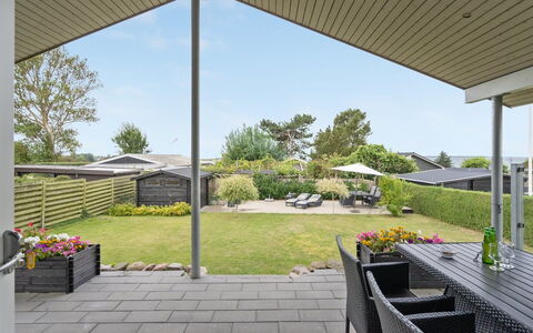 Loi - 200M from the Sea: Pflanzengemeinschaft, Sonnenlicht, Krautige Pflanze, Garten, Plantage, Landwirtschaft, Bauernhof