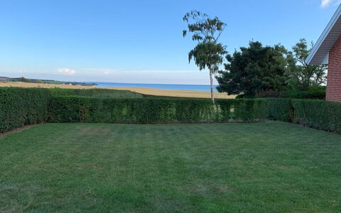 Ringulf - 350M from the Sea: Blau, Strauch, Hütte, Ground, Garten, Estate, Schatten, Landscaping, Bauernhaus, Eco Hotel