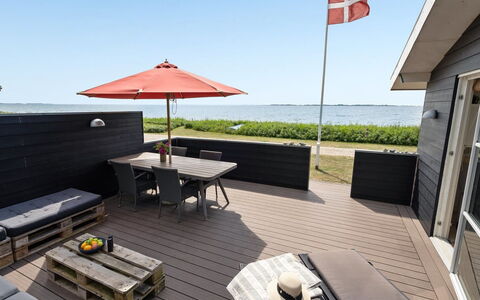 Akseline - 20M from the Sea: Blau, Strauch, Hütte, Ground, Garten, Estate, Schatten, Landscaping, Bauernhaus, Eco Hotel
