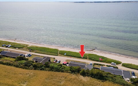 Akseline - 20M from the Sea: Blau, Strauch, Hütte, Ground, Garten, Estate, Schatten, Landscaping, Bauernhaus, Eco Hotel