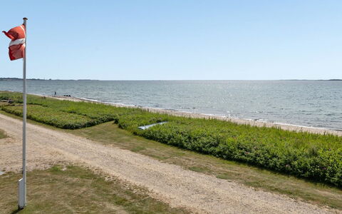 Akseline - 20M from the Sea: Blau, Strauch, Hütte, Ground, Garten, Estate, Schatten, Landscaping, Bauernhaus, Eco Hotel
