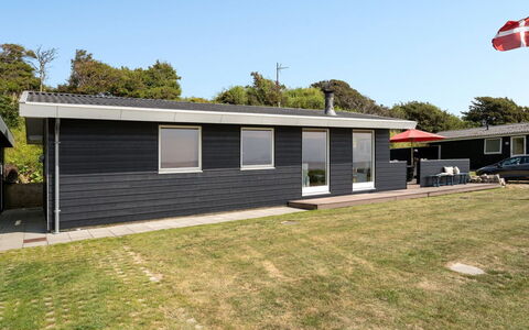 Akseline - 20M from the Sea: Blau, Strauch, Hütte, Ground, Garten, Estate, Schatten, Landscaping, Bauernhaus, Eco Hotel