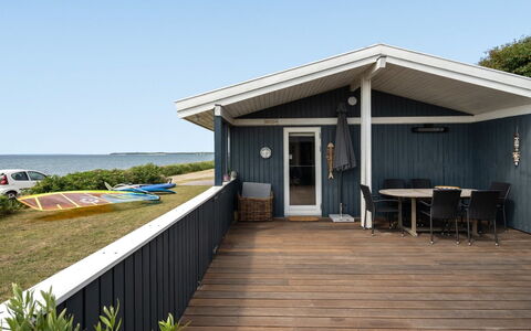 Pellervo - 20M from the Sea: Dach, Haus, Grundstueck, Zuhause, Hütte, Estate, Gartenbauten, Schatten, Blockhaus, Landscaping