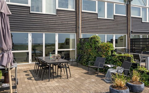 Lucjan - 50M from the Sea: Blau, Strauch, Hütte, Ground, Garten, Estate, Schatten, Landscaping, Bauernhaus, Eco Hotel