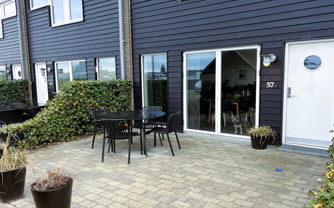 Lucjan - 50M from the Sea: Blau, Strauch, Hütte, Ground, Garten, Estate, Schatten, Landscaping, Bauernhaus, Eco Hotel
