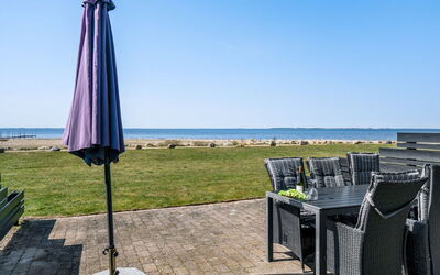 Ninne - 50M from the Sea