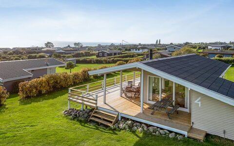 Arton - 300M from the Sea: Blau, Strauch, Hütte, Ground, Garten, Estate, Schatten, Landscaping, Bauernhaus, Eco Hotel
