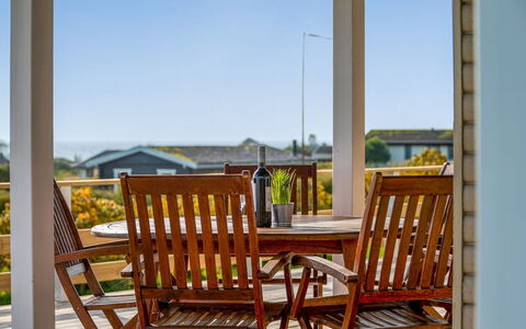 Arton - 300M from the Sea: Blau, Strauch, Hütte, Ground, Garten, Estate, Schatten, Landscaping, Bauernhaus, Eco Hotel