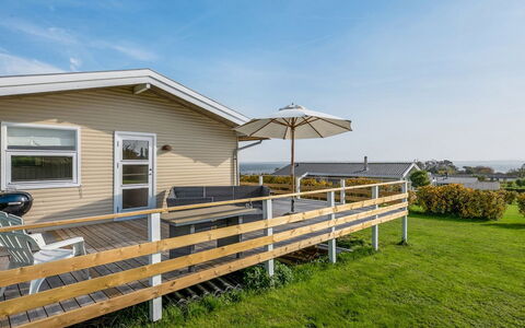 Arton - 300M from the Sea: Blau, Strauch, Hütte, Ground, Garten, Estate, Schatten, Landscaping, Bauernhaus, Eco Hotel