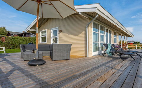 Arton - 300M from the Sea: Blau, Strauch, Hütte, Ground, Garten, Estate, Schatten, Landscaping, Bauernhaus, Eco Hotel