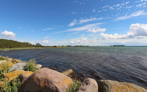 Wrage - 500M from the Sea: Blau, Himmel, Wasser, Wasservorräte, \Fels, Wolke, Horizont, Natürliche Landschaft, Küsten Und Ozeanische Forms, Küste
