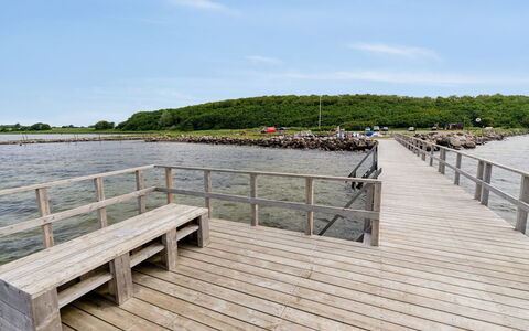 Wrage - 500M from the Sea: Flooring, Wand, Fussboden, Interior Design, Holz, Decke, Holzboden, Beleuchtung, Möbel, Laminatboden