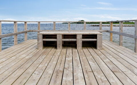 Wrage - 500M from the Sea: Flooring, Wand, Fussboden, Interior Design, Holz, Decke, Holzboden, Beleuchtung, Möbel, Laminatboden