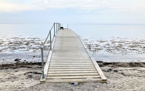 Ilppo - 200M from the Sea: Schwimmbad, Gartenmöbel, Möbel, Resort, Flagstone, Eco Hotel, Schatten, Stuhl, Freizeit, Estate