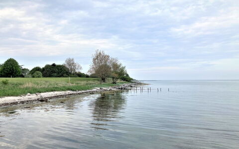 Ilppo - 200M from the Sea: Schwimmbad, Gartenmöbel, Möbel, Resort, Flagstone, Eco Hotel, Schatten, Stuhl, Freizeit, Estate