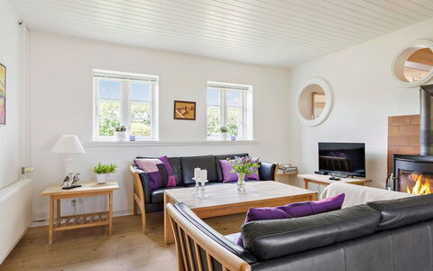 Ajo - 2Km from the Sea: Möbel, Interior Design, Flooring, Fussboden, Couch, Holz, Holzboden, Decke, Wohnzimmer, Zimmer