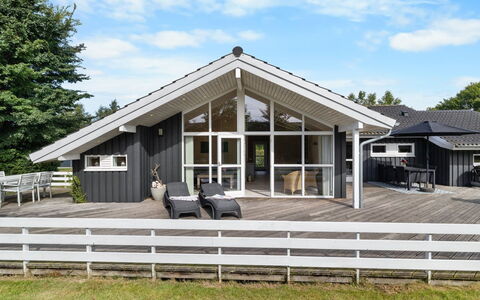 Ønevus - 550M from the Sea: Hütte, Zuhause, Haus, Dach, Veranda, Estate, Abstellgleis, Gartenbauten, Bauernhaus, Garten