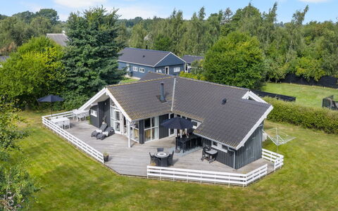 Ønevus - 550M from the Sea: Hütte, Zuhause, Haus, Dach, Veranda, Estate, Abstellgleis, Gartenbauten, Bauernhaus, Garten