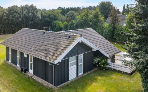 Ønevus - 550M from the Sea: Hütte, Zuhause, Haus, Dach, Veranda, Estate, Abstellgleis, Gartenbauten, Bauernhaus, Garten