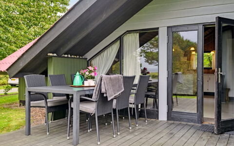 Elisej - 100M from the Sea: Holz, Möbel, Stuhl, Zuhause, Veranda, Schatten, Hartholz, Gartenmöbel, Tür, Küche & Esszimmer Tisch