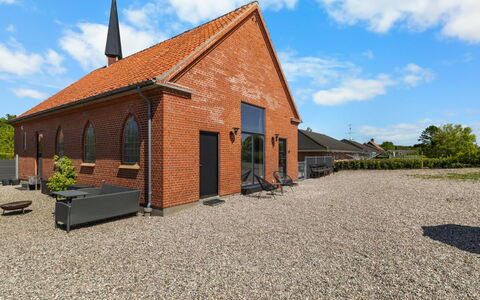 Frothi - 550M from the Sea: Haus, Zuhause, Dach, Wohngebiet, Hütte, Estate, Bauernhaus, Rasen, Landscaping, Abstellgleis