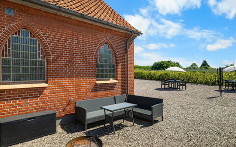 Frothi - 550M from the Sea: Haus, Zuhause, Dach, Wohngebiet, Hütte, Estate, Bauernhaus, Rasen, Landscaping, Abstellgleis