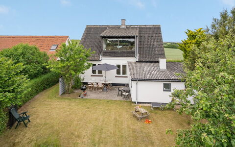 Truels - 2Km from the Sea: Dach, Haus, Zuhause, Hütte, Tür, Abstellgleis, Deck, Veranda, Planke, Hartholz