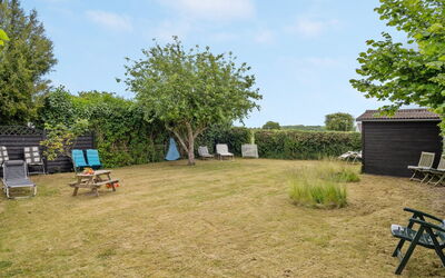 Truels - 2Km from the Sea
