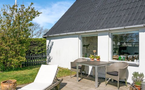 Ose - 50M from the Sea: Pflanzengemeinschaft, Sonnenlicht, Krautige Pflanze, Garten, Plantage, Landwirtschaft, Bauernhof