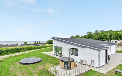 Constantin - 500M from the Sea