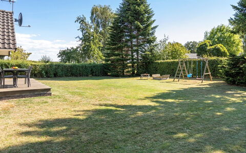 Annelore - 400M from the Sea: Dach, Haus, Zuhause, Hütte, Abstellgleis, Estate, Auffahrt, Gartenbauten, Garten, Schuppen