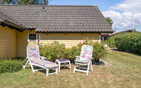 Annelore - 400M from the Sea: Dach, Haus, Zuhause, Hütte, Abstellgleis, Estate, Auffahrt, Gartenbauten, Garten, Schuppen