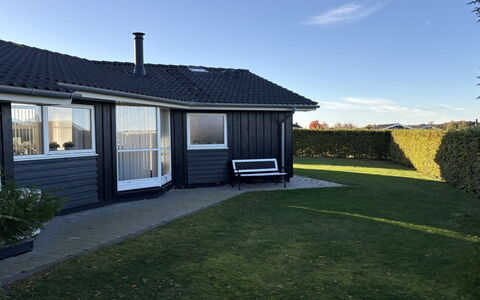Arnod - 400M from the Sea: Holz, Garten, Hinterhof, Grundstueck, Zuhause, Dach, Schatten, Deck, Hartholz, Garten